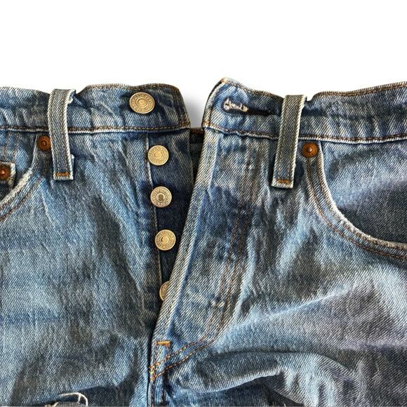 Levi’s 501 button fly cut off distressed denim shorts - Picture 6 of 7
